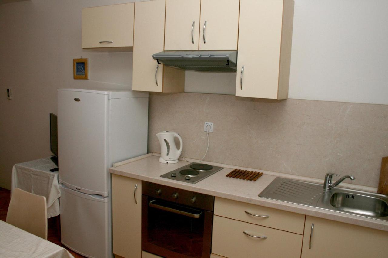 Apartments With A Parking Space Bilo, Primosten - 12868 Exterior foto